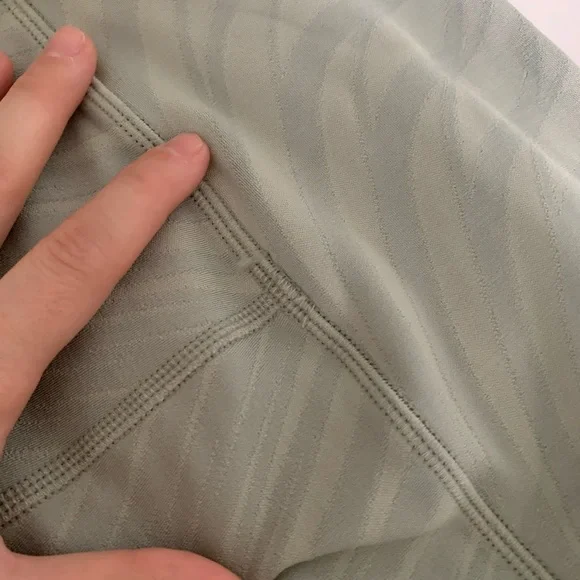 Alo Yoga Green Crop Leggings - Picture 4 of 4